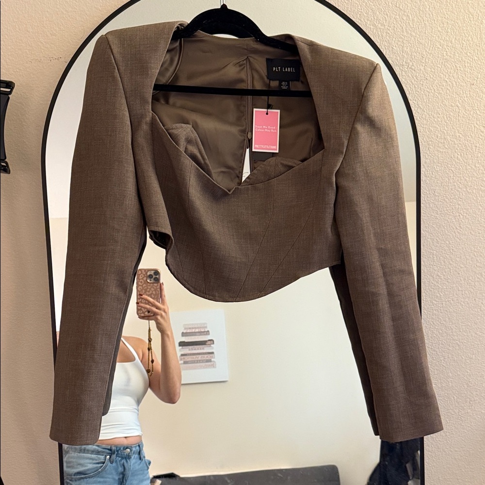 PrettyLittleThing Brown Cropped Blazer Set 1/2